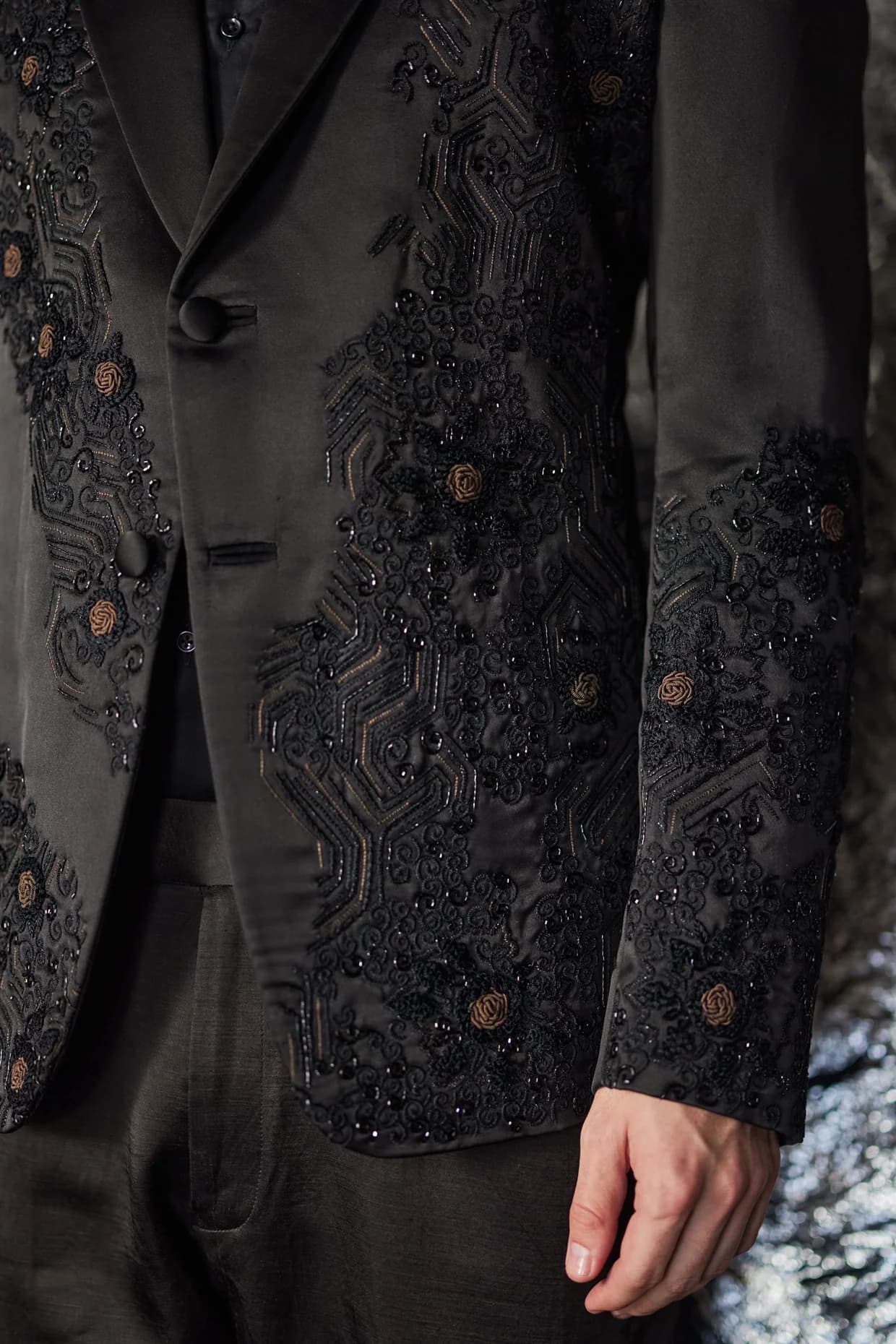 Dire Black Tux — detail