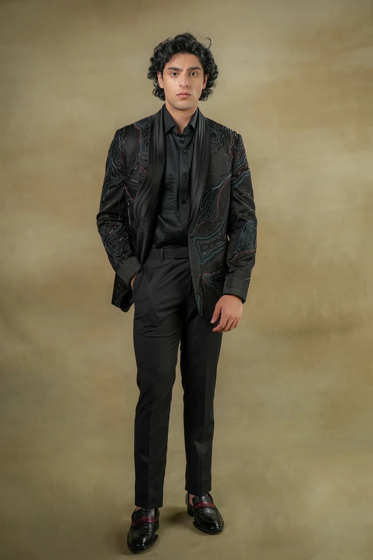 Coal Black Tux — detail